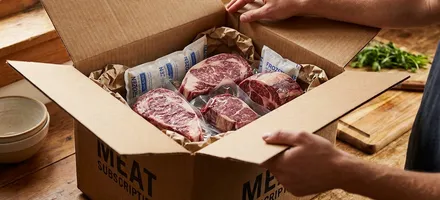 Meat delivery box unboxing